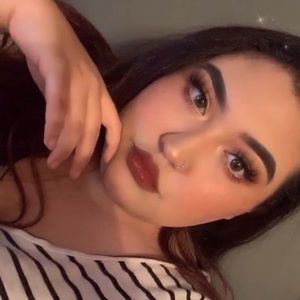 Meet your Posher, Stella